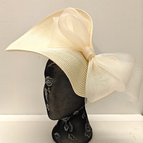 Ivory large straw fascinator - ivory,