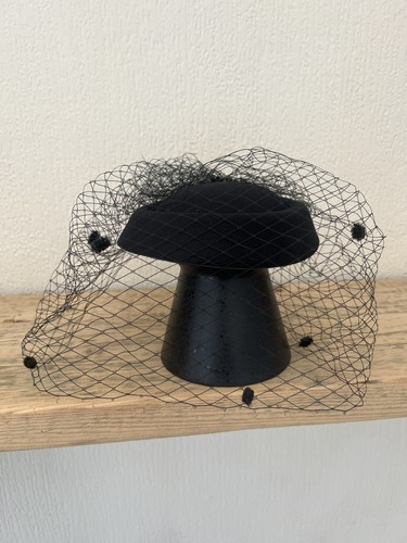 Black pill box - hat, fascinator