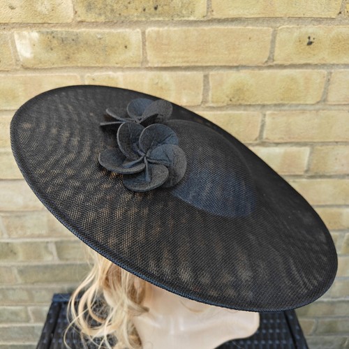 Black flower wide brim - black, large