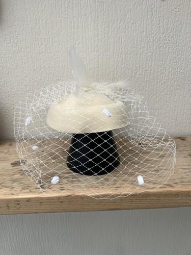 Cream pillbox hat fascinator - hat,