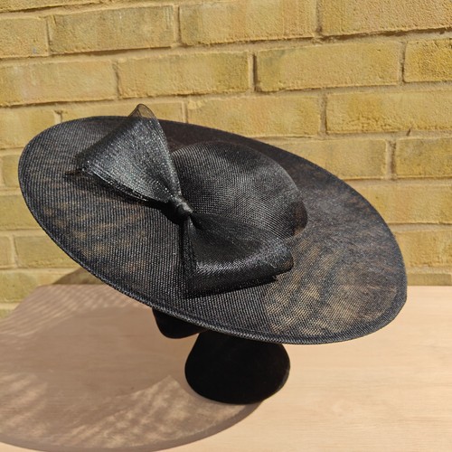 Black bow wide - bow, brim