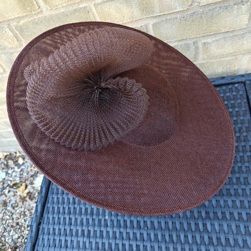 Dark brown flower wide brim - brown,