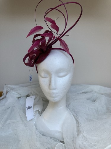 Very pretty fascinator on - very,